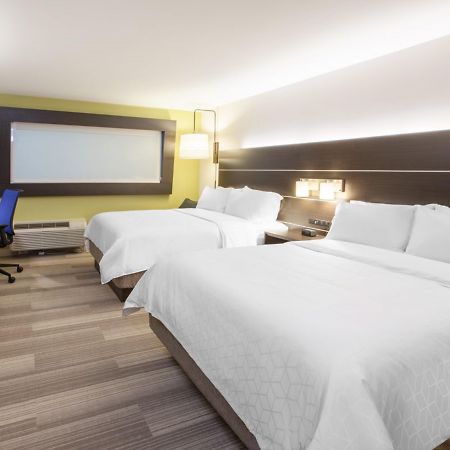 Holiday Inn Express & Suites - Redding, An Ihg Hotel Экстерьер фото